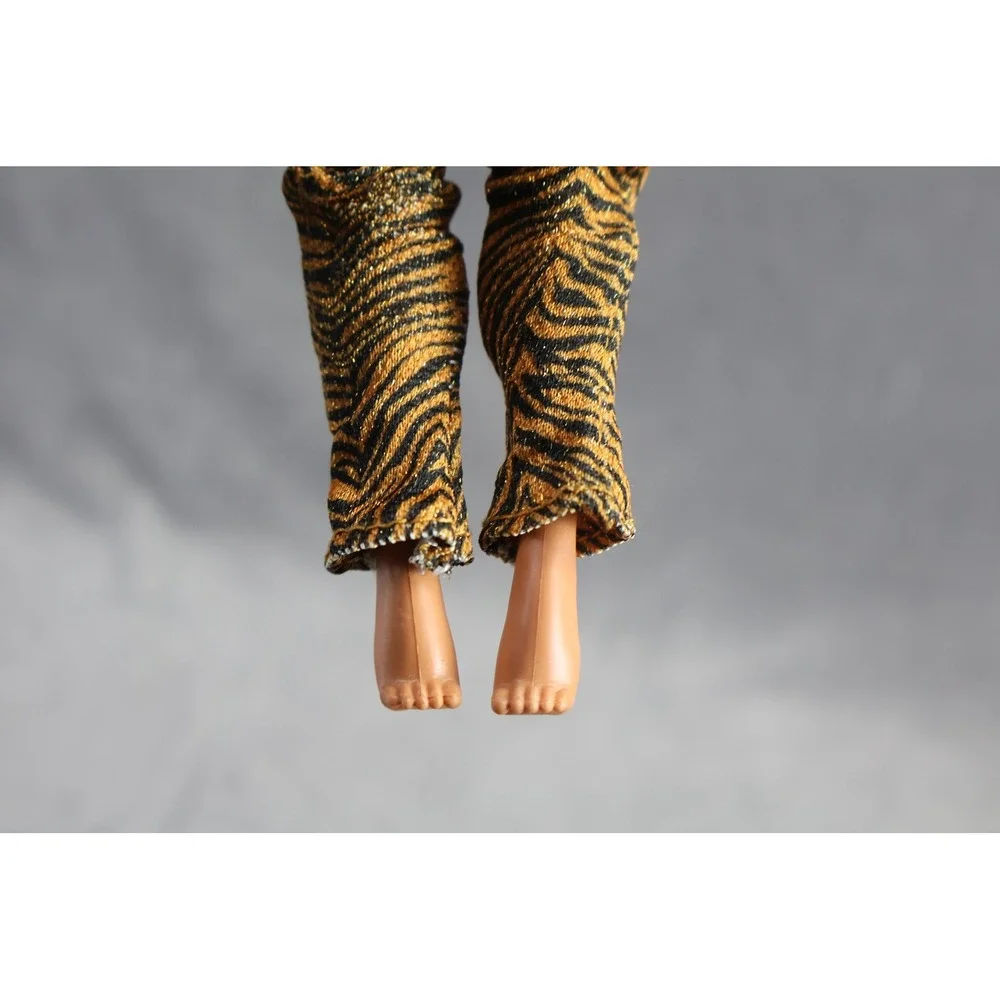 LOL Surprise Fashion‎ Doll Curly Blonde Hair Gold Jacket Tiger Pants MGA Toy